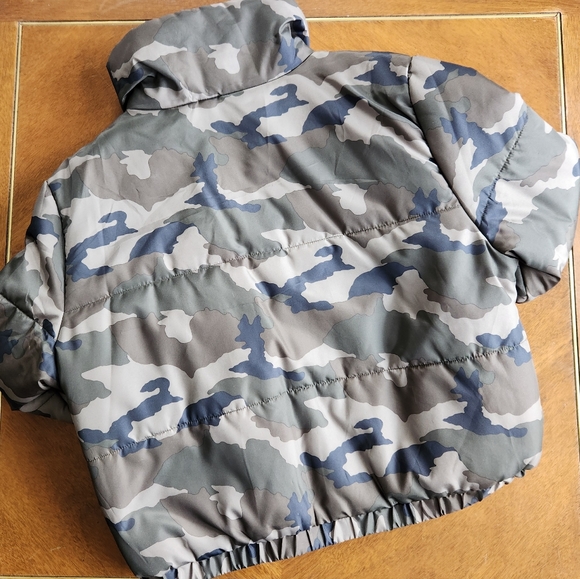Nwt Wild Fable Camoflauge Bomber Puffer Jacket Cropped Waistline SOLD OUT NEW - Picture 2 of 5